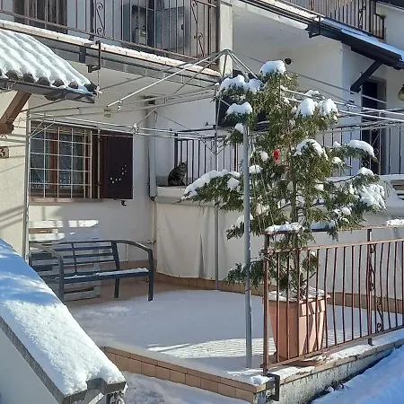 La Rocca Rifugio Vista Monti Nel Cuore Del Paese Nyaraló *