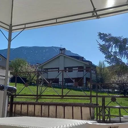 La Rocca Rifugio Vista Monti Nel Cuore Del Paese Nyaraló *